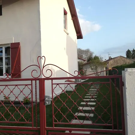 Maison Basco Landaise A 10 Kms Des Plages Holiday home Saint-Vincent-de-Tyrosse