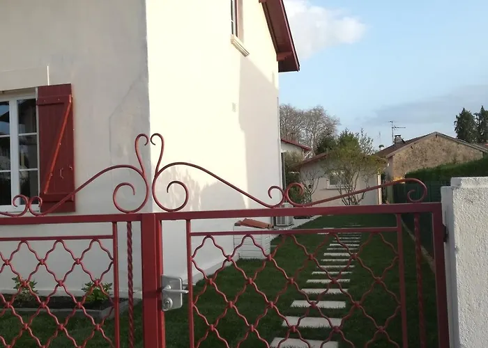 Maison Basco Landaise A 10 Kms Des Plages Holiday home Saint-Vincent-de-Tyrosse